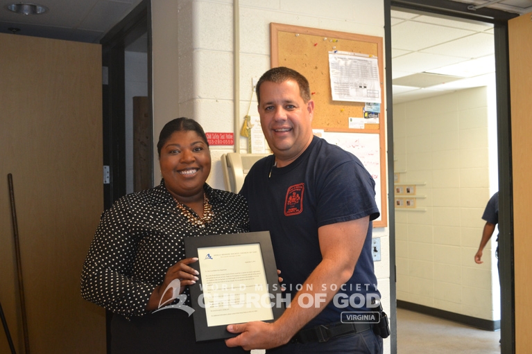 world mission society church of god virginia burke volunteers deliver home made meals firefighters 