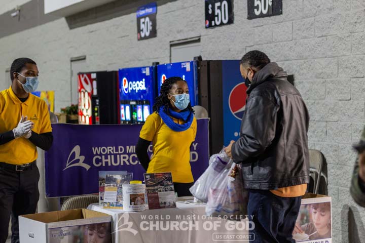 Church of God in Newport News Food Drive